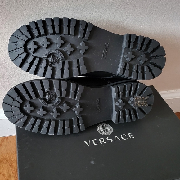 Versace Men's Black Leather Shoes - Picture 9 of 11